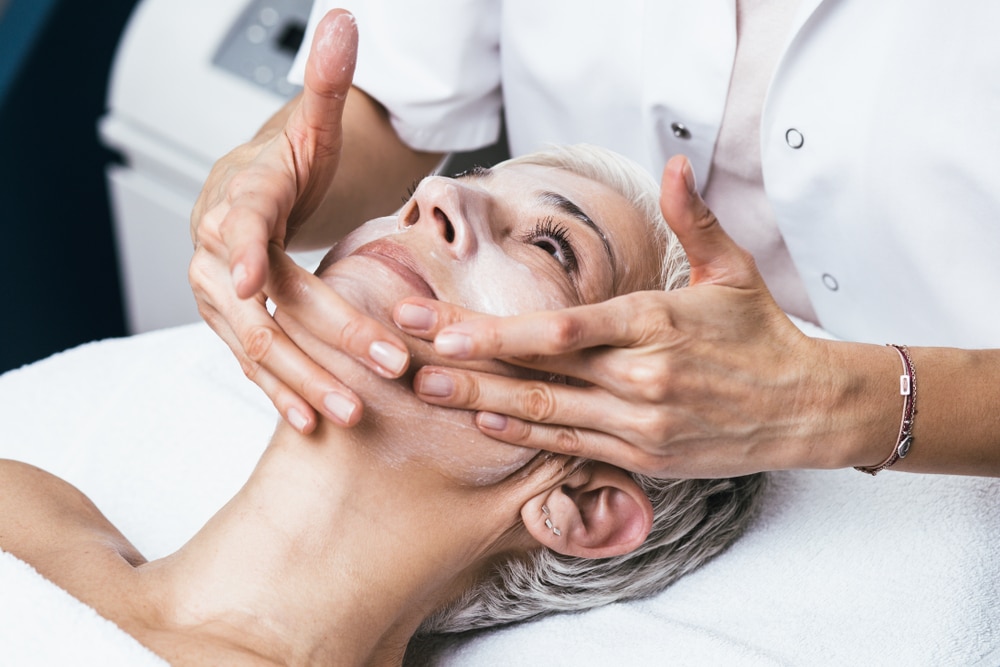 Beautiful,Senior,Woman,Having,Chemical,Peeling,Beauty,Treatment.,The,Expert